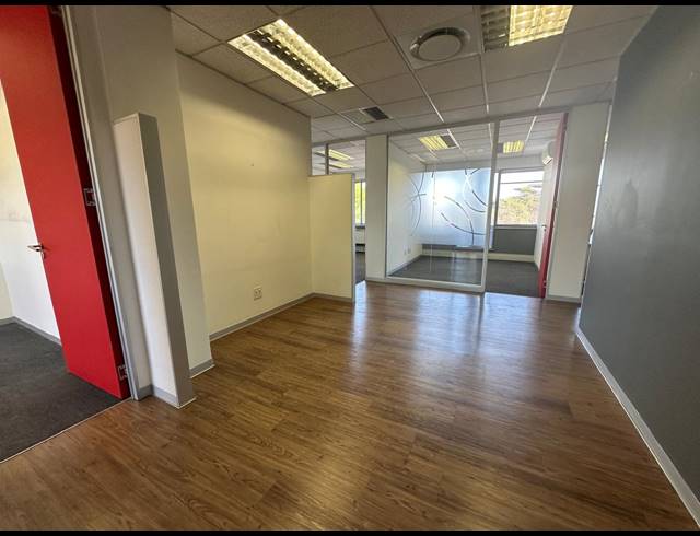 313M² OFFICE TO LET IN WOODMEAD